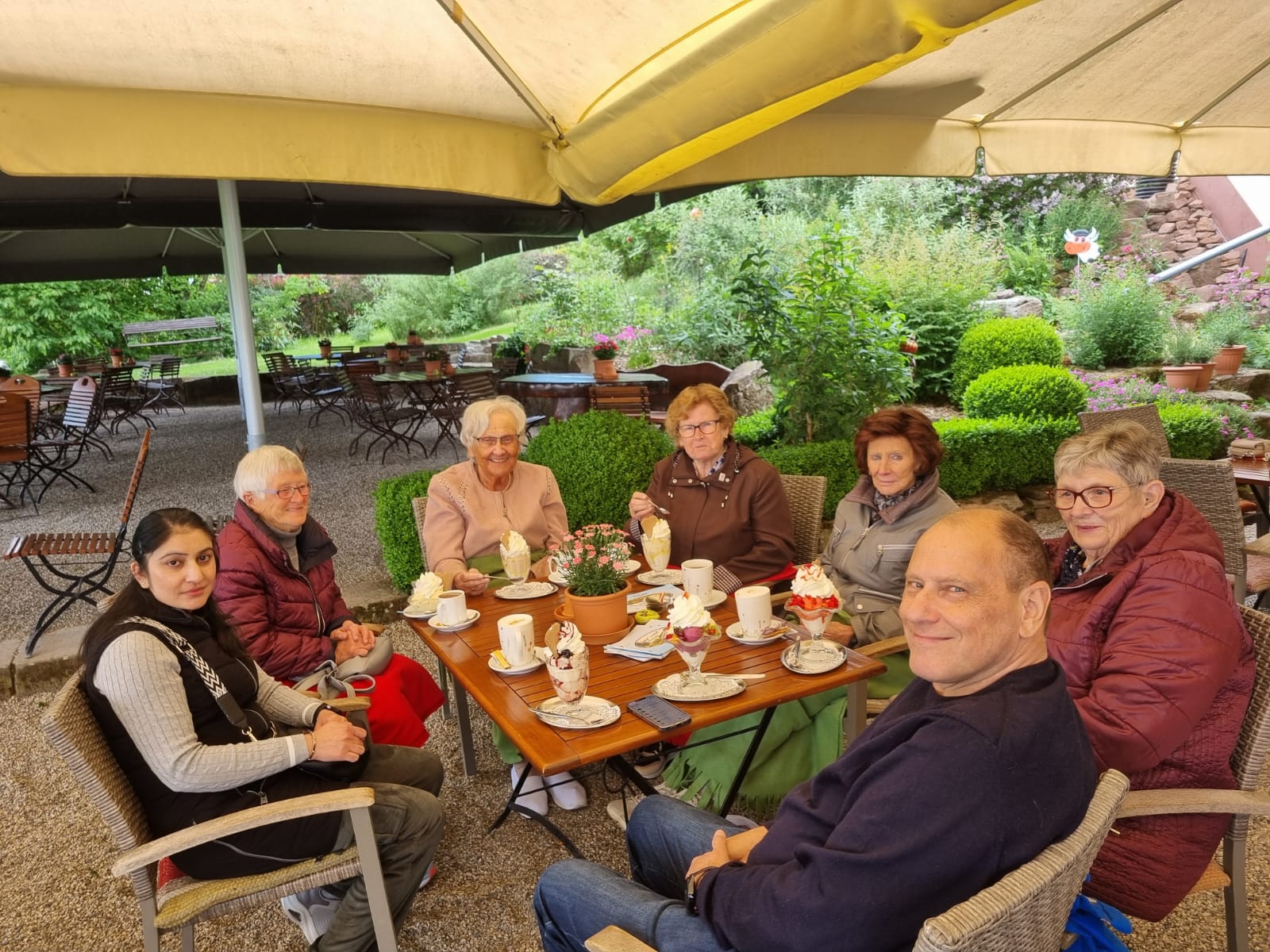 Mehr über den Artikel erfahren Mit dem Bürgerbus zum Eisgenuss – Zwei fröhliche Nachmittage in Rauschenberg