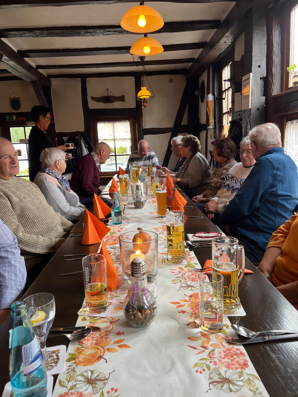 Mehr über den Artikel erfahren Bürgerhilfe on Tour – Mittagstisch im Schmeerofen- ein voller Erfolg!